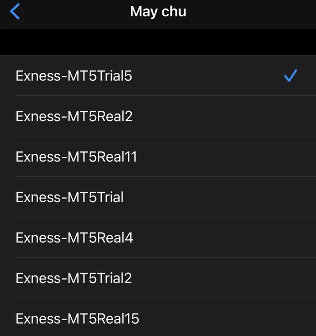 Danh sách máy chủ Exness trong ứng dụng MT5 trên iPhone: Exness-MT5Trial5, Exness-MT5Real2, Exness-MT5Real11, Exness-MT5Trial và các máy chủ khác